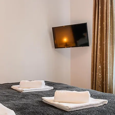 Apartment Casa Aurora 1 *